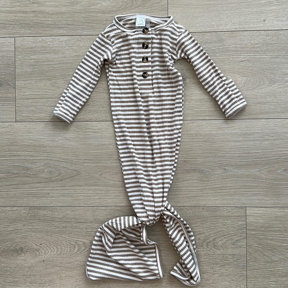 New with tags LouLou and company newborn knotted gown